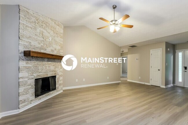 Building Photo - 3 Bedroom Pet-Friendly Home in Gainesville, GA with Main Street Renewal