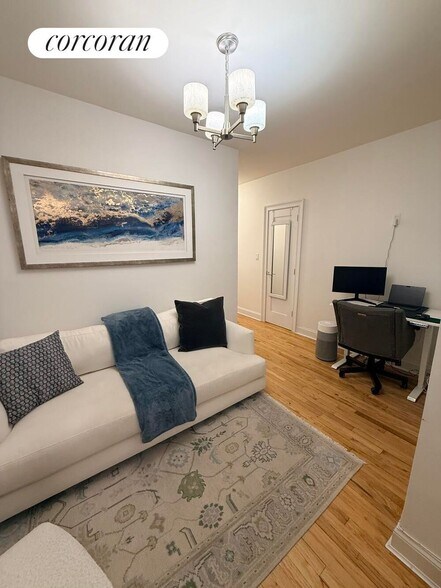 Building Photo - 163 W 17th St