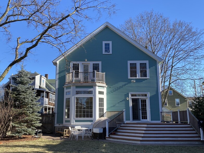 Building Photo - 61 Cedar St