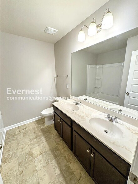 Building Photo - 313 Lossie Ln