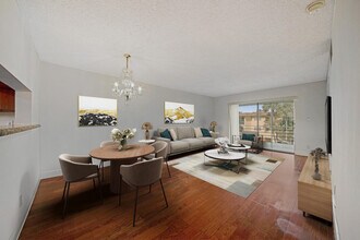 Building Photo - 606 SW Natura Blvd