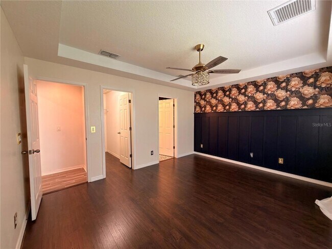 Building Photo - 5806 Oak Mill Terrace