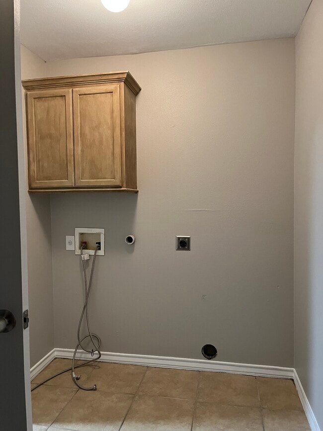 Building Photo - 4213 Easy St