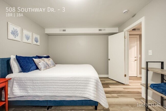 Building Photo - 508 Southway Dr