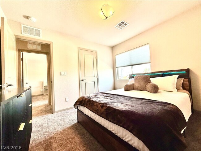 Building Photo - 8044 Carpenter Creek Ave