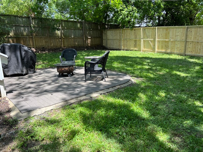 Building Photo - 408 W Park Ave