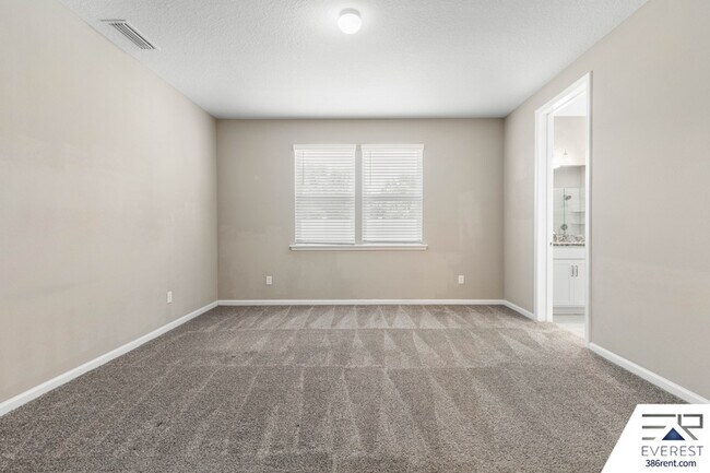 Building Photo - 58 Los Lagos Blvd