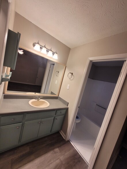 Building Photo - 5885 Wellborn Trl