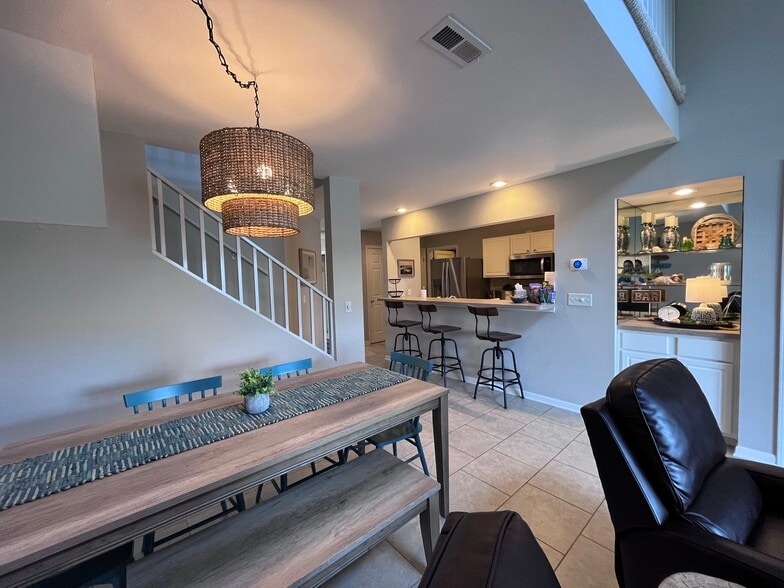 Building Photo - 4800 Eagleview Dr