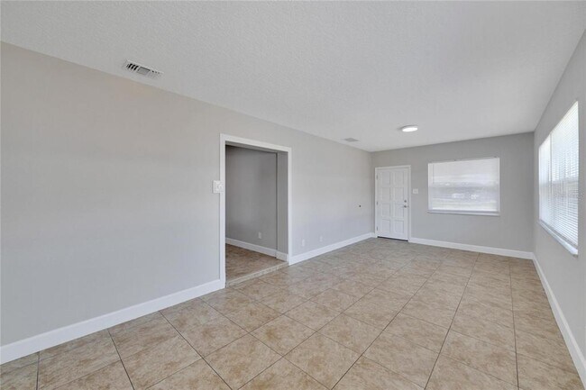 Building Photo - 3418 W Union St