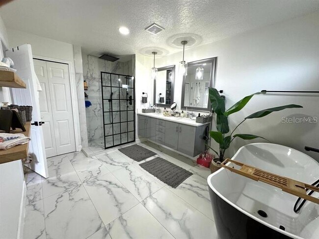 Building Photo - 2271 Stone Cross Cir