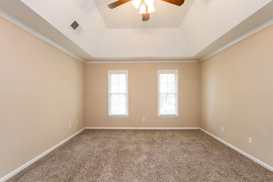 Building Photo - 12400 Henderson Hill Rd