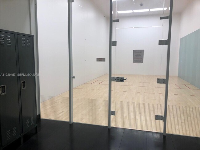 Building Photo - 1600 NE 1st Ave