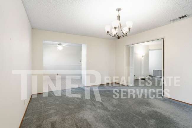 Building Photo - 2616 Luveta Way