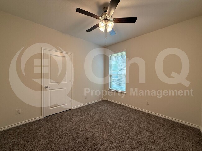 Building Photo - 4124 Ellinger Dr