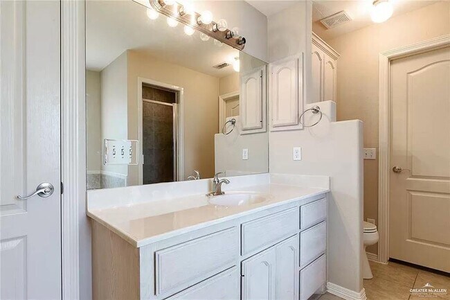 Building Photo - 2816 N 45th St