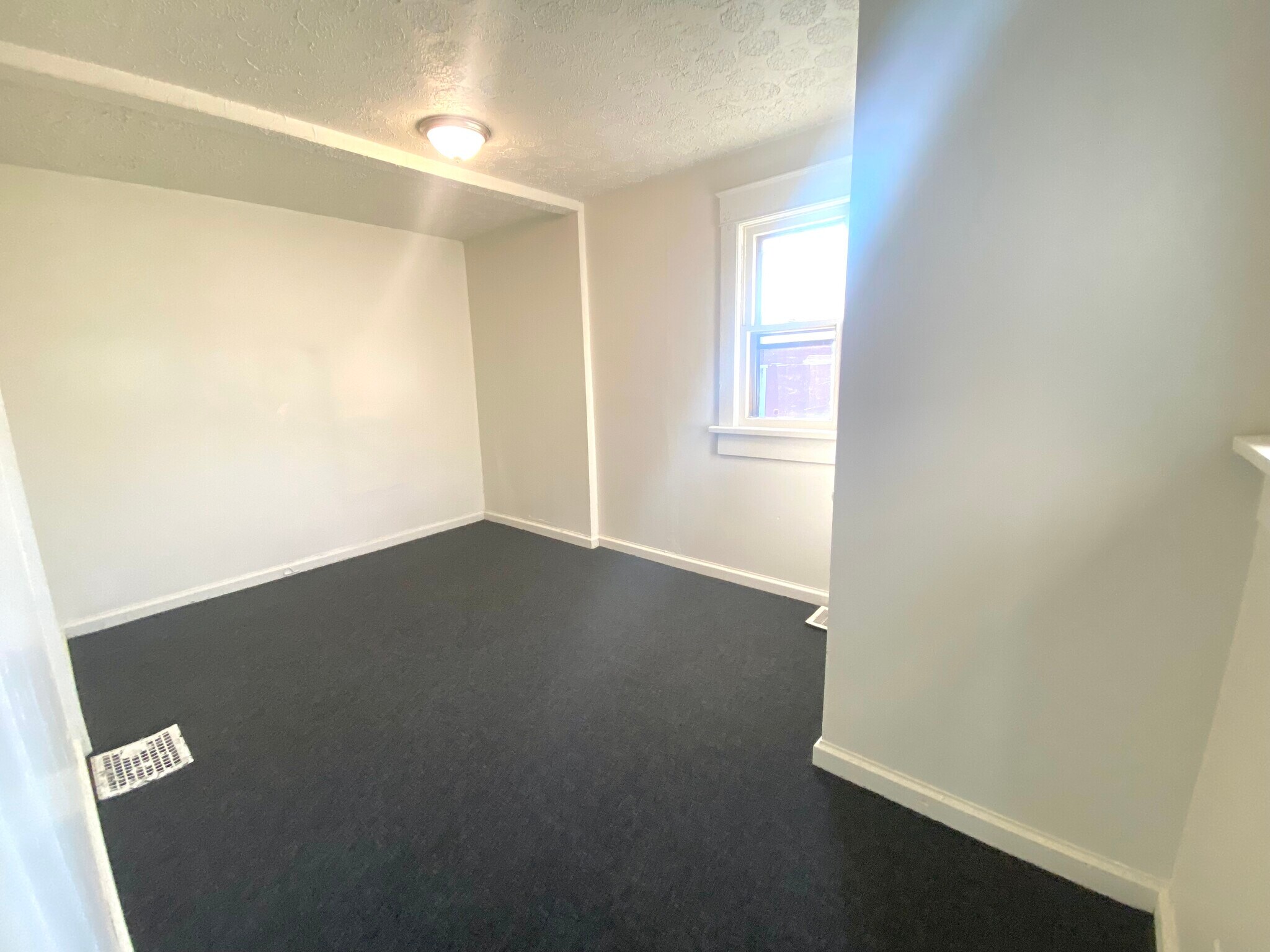Building Photo - 1507 Garfield Ave SW