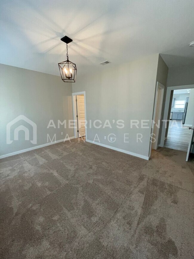 Building Photo - DEPOSIT PENDING!!! Home for Rent in Eastab...