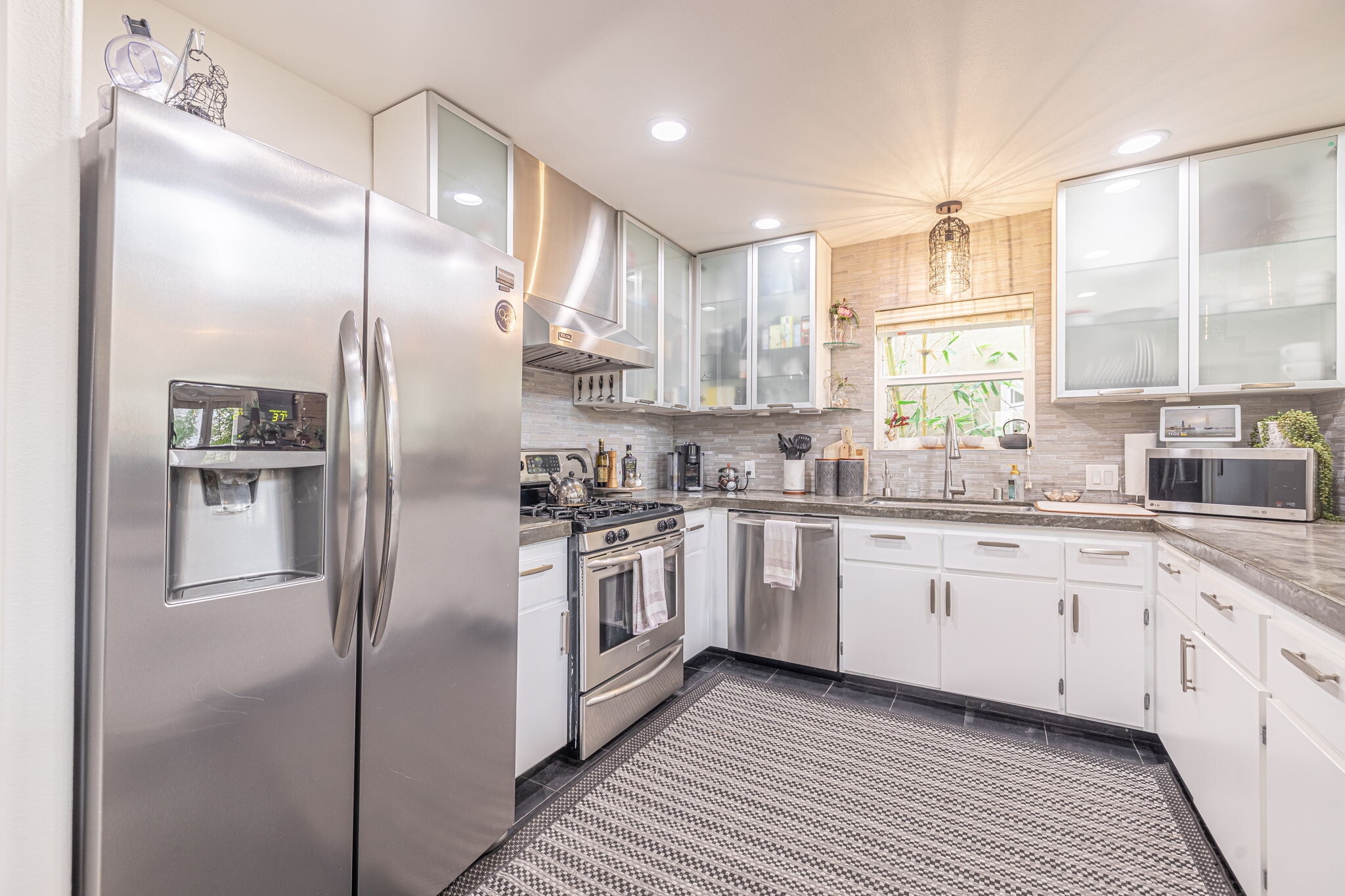 Kitchen - 127 Galleon St