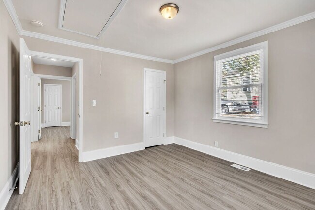 Building Photo - Beautifully Updated 2BR,2BA Single-Level Home $1650/mo rent***