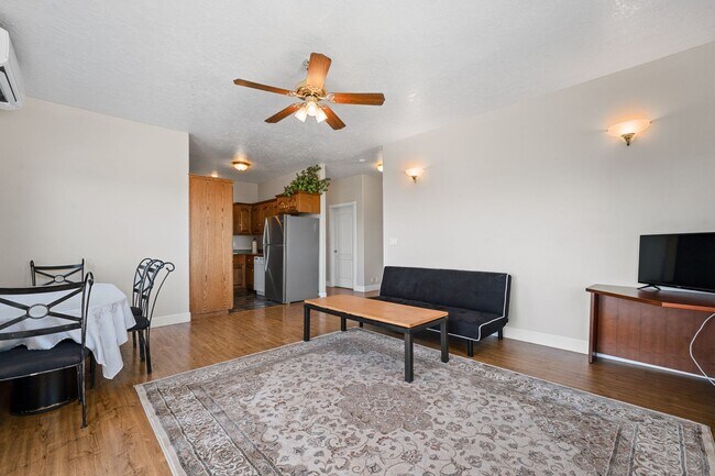 Building Photo - Charming 2 Bedroom ADU with Stunning Smith...