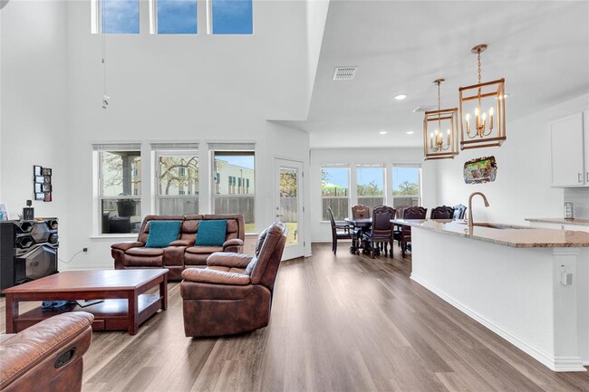 Building Photo - 122 Shagbark Trl