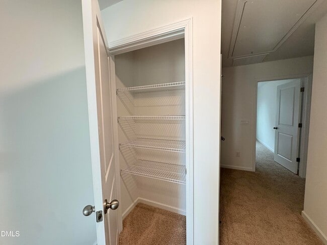 Building Photo - 413 Belgian Red Wy