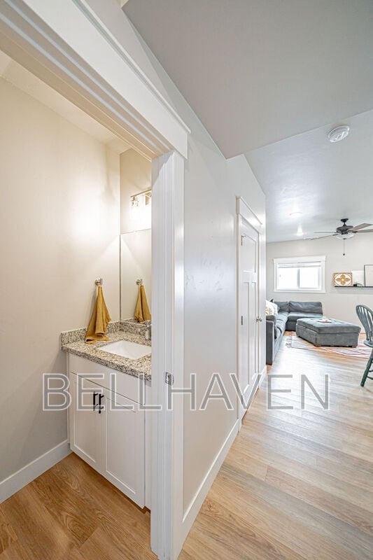 Building Photo - 380 S 3rd W