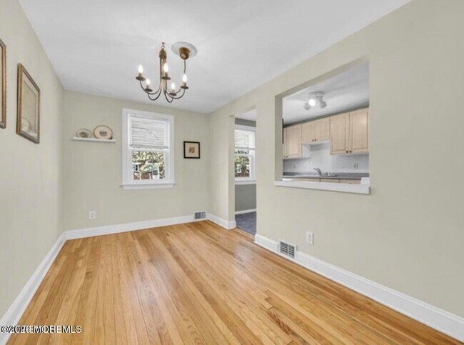 Building Photo - 317-325 N Bath Ave