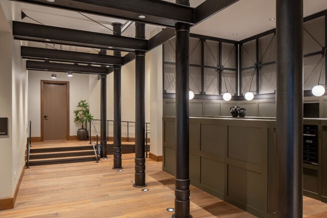 Building Photo - Rye House