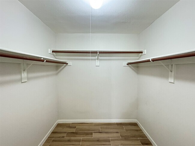Building Photo - 10942 Beacave Bend Ct