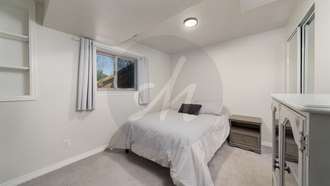 Building Photo - Remodeled Gem in Briargate