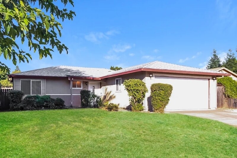 Building Photo - 6612 Sarament Ct