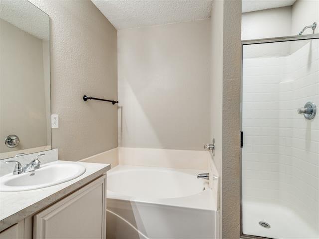 Building Photo - 4024 Sarasota Springs Dr