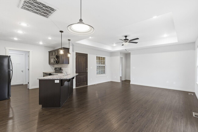 Building Photo - 5910 N 23rd St