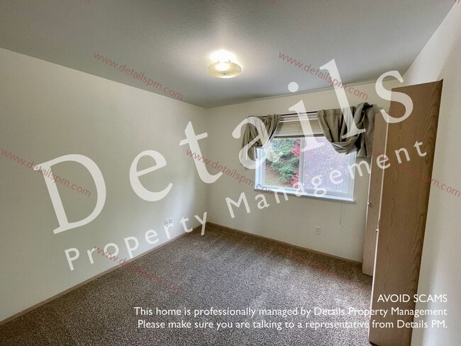 Building Photo - 3 BR Top Floor View Condo. Incl W/S/G