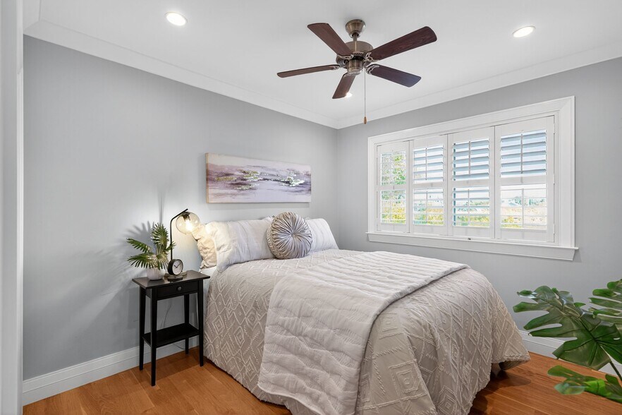 Building Photo - 2303 Saidel Dr