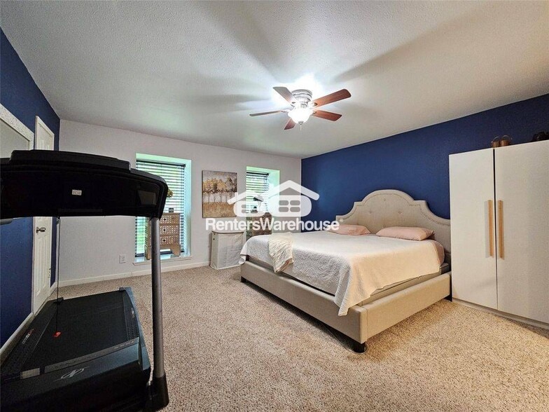 Building Photo - 1806 Saxony Ln