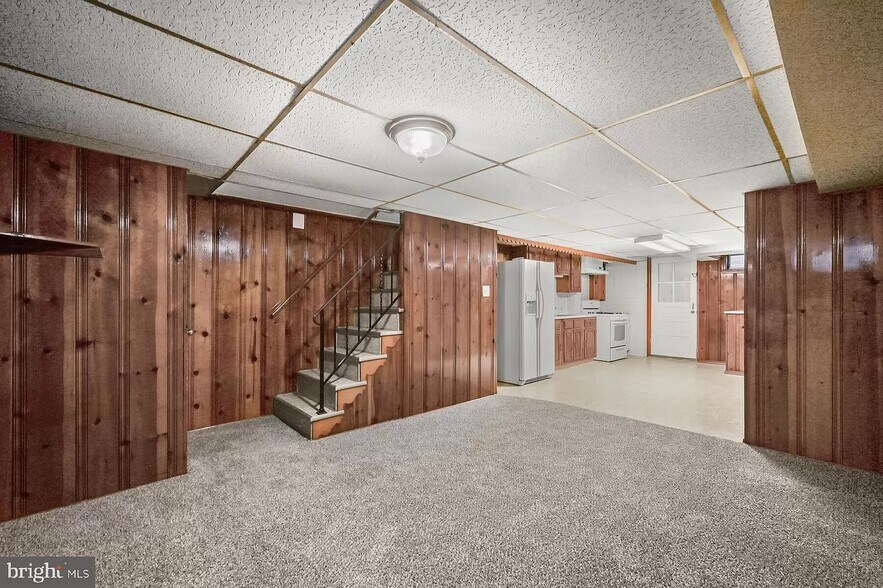 Building Photo - 708 Umbra St