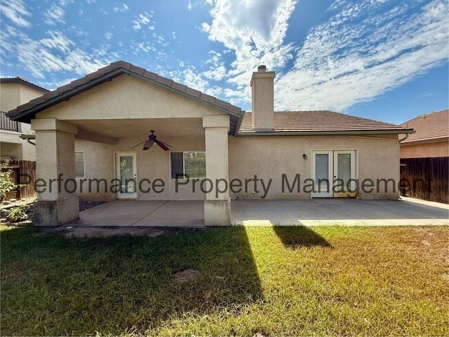 Building Photo - Stunning 4 Bed/2 Bath SW Bakersfield Home ...
