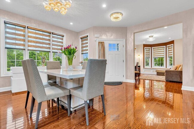 Building Photo - 47 McCormick Ave N