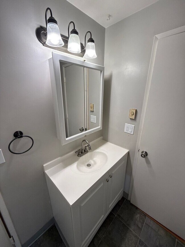 Building Photo - 4776 Buffalo Dr SE