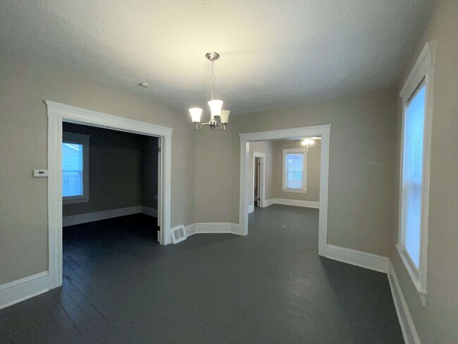 Building Photo - 1984-1984 W 54th St