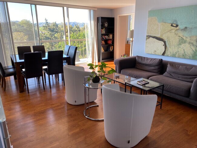 Living Room - 10747 Wilshire Blvd