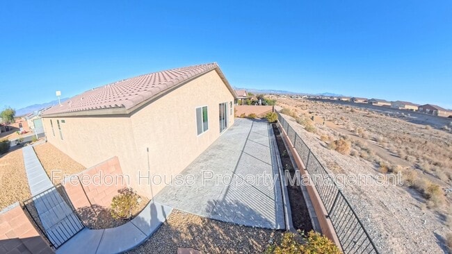 Building Photo - 3543 E Wallowa Dr