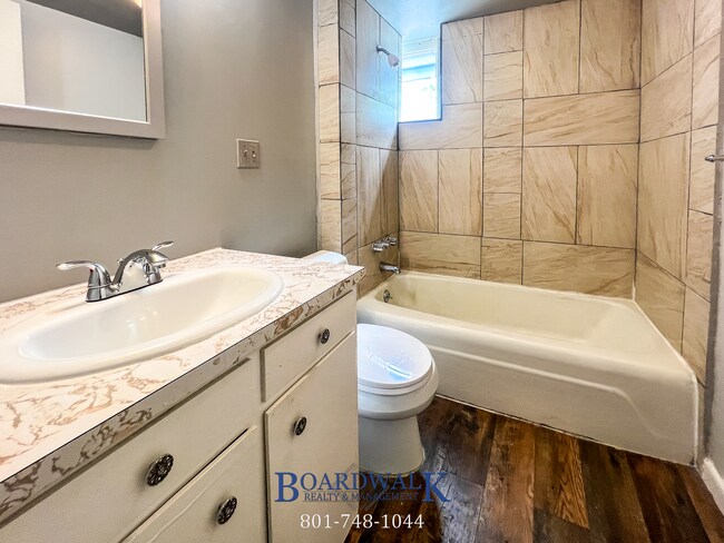 Building Photo - 1748 S Main St