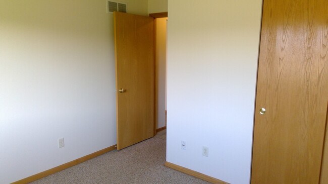 Building Photo - 310