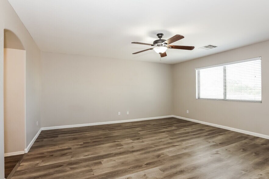 Building Photo - 2194 S 156th Ave