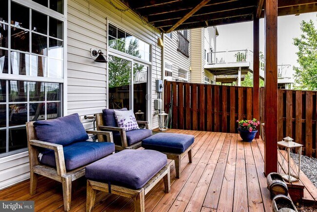 Building Photo - 2372 Battery Hill Cir