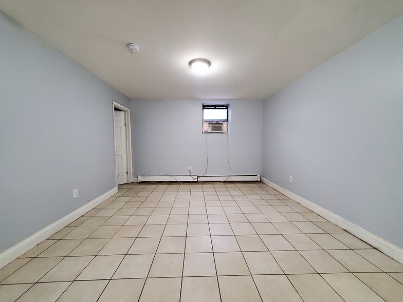 205 Union St 3 - 204 Union St